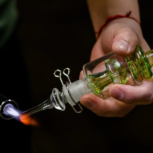 How to use a glass nectar collector: A Guide to Using a Glass 510 Nectar Collector with a Metal Tip